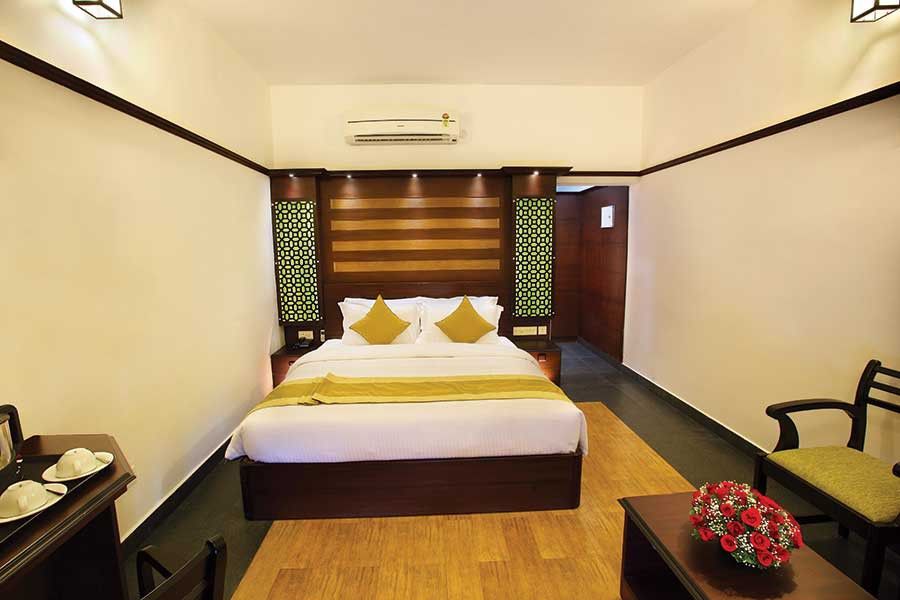 Grand Ayur Island Hotel Perumbalam Exterior foto