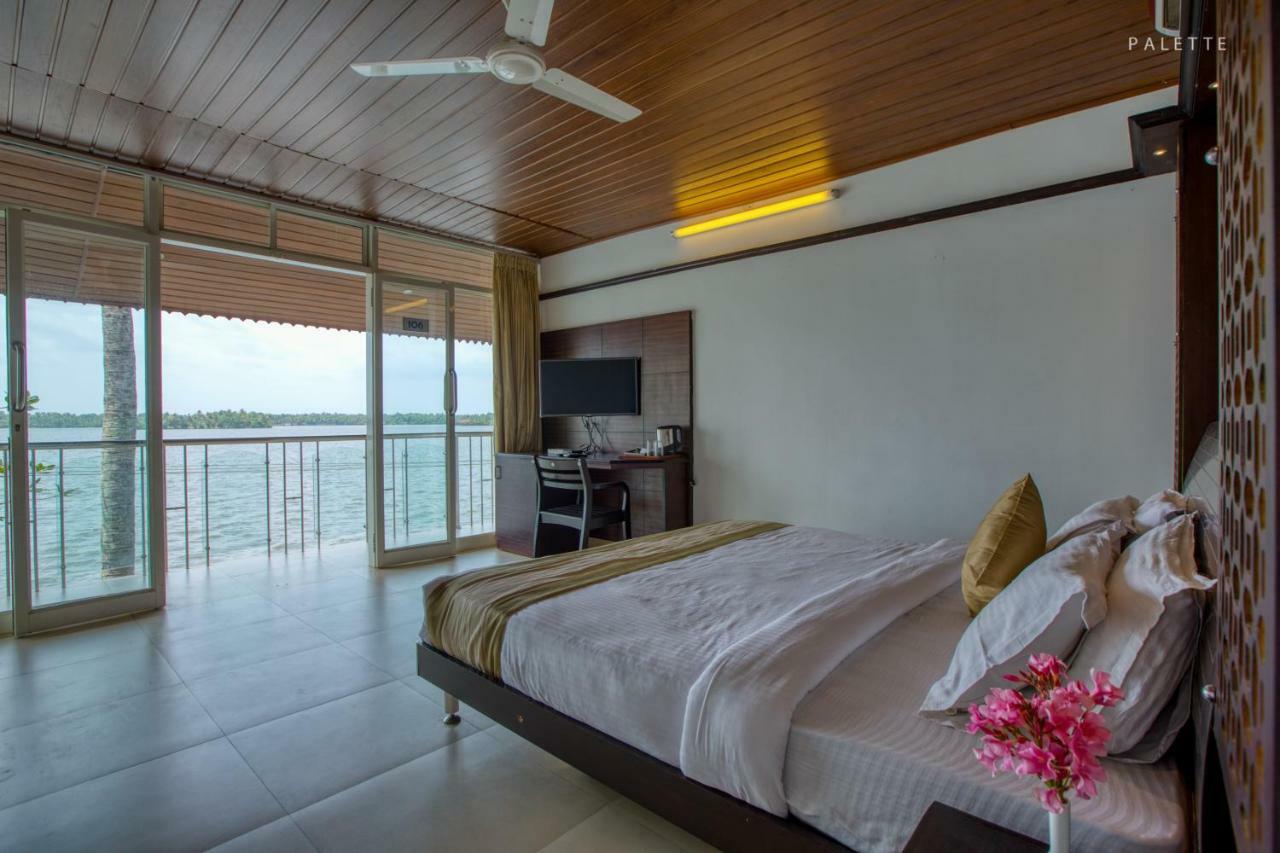 Grand Ayur Island Hotel Perumbalam Exterior foto